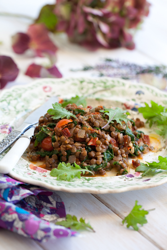 melted greens & tomatoes w lentils-9058